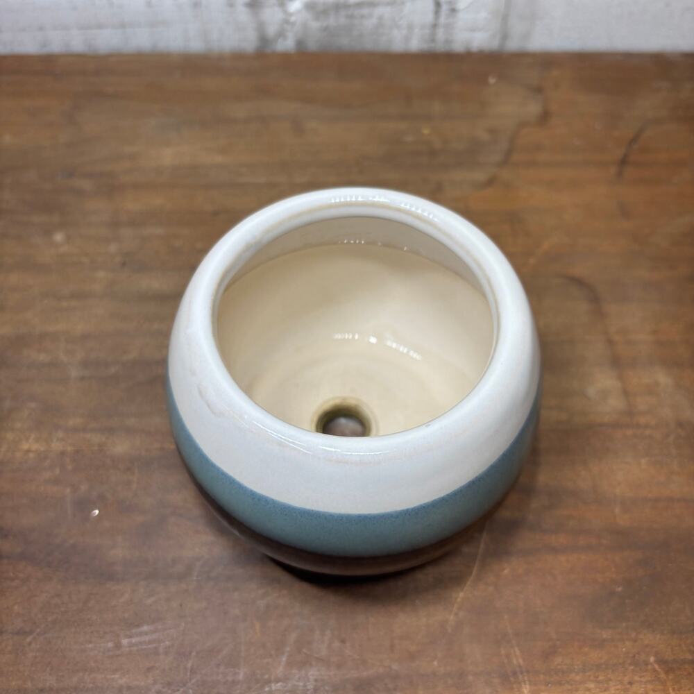 Small Circular Pot - Picture 2 of 3